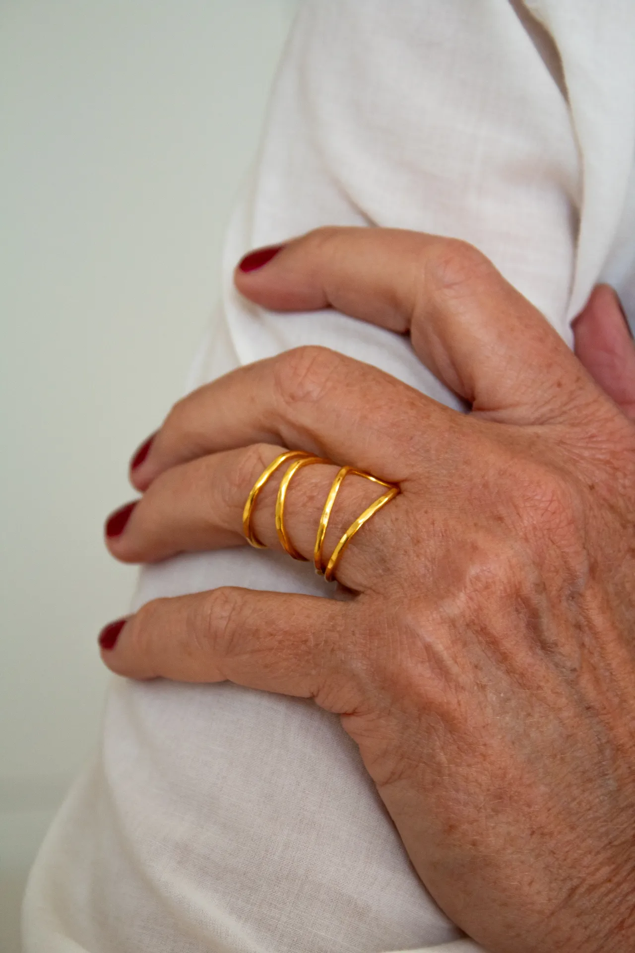 945046 (Gold)