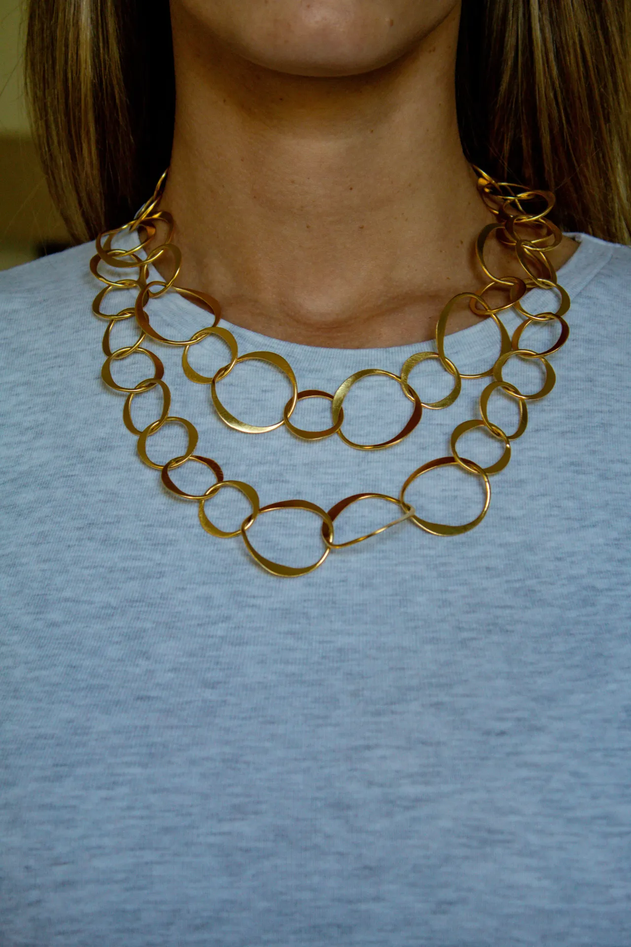 835037S (Gold)