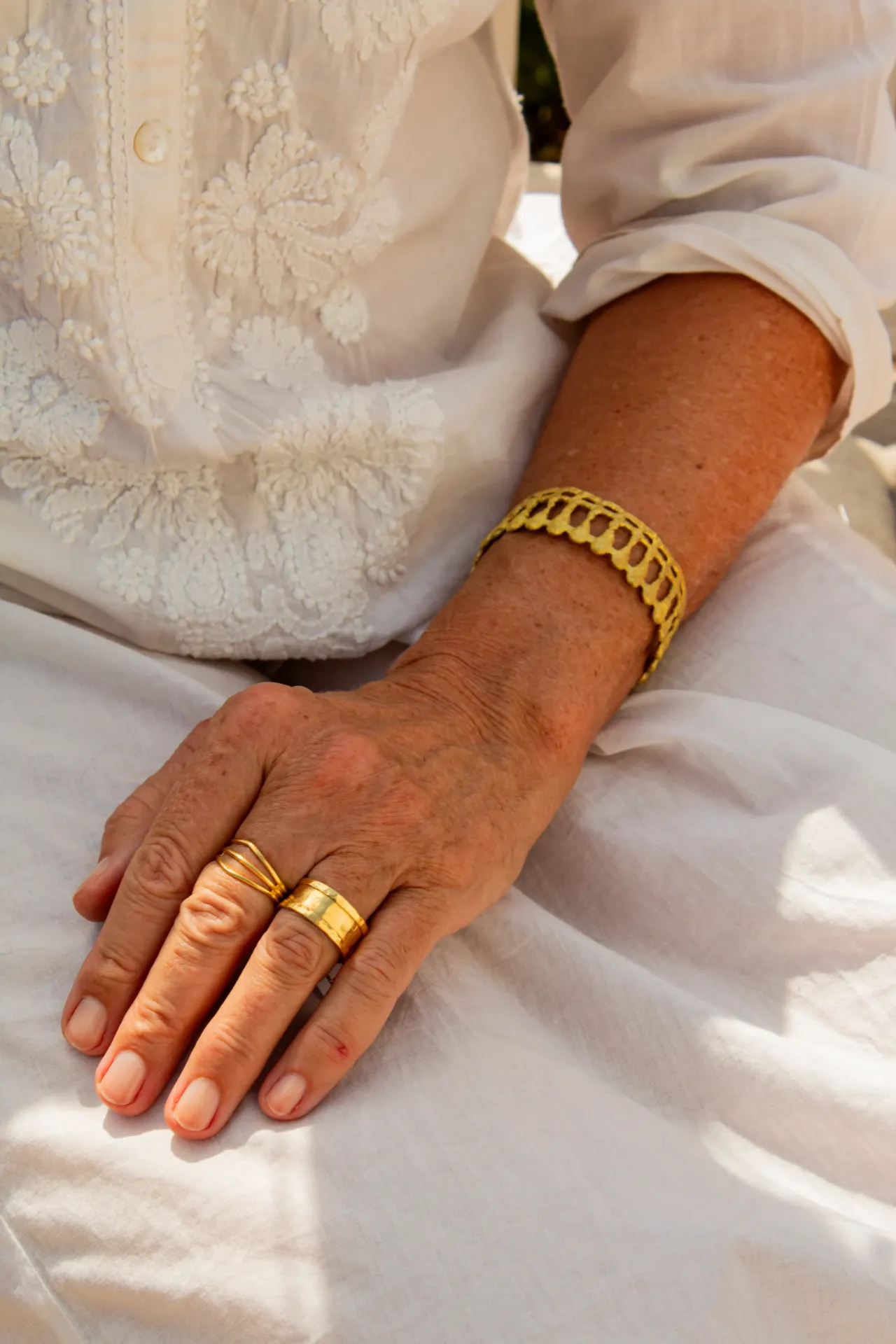 Lace (Gold)